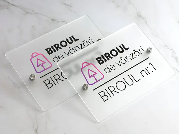 placuta personalizata prin printare uv pe plexiglass acril sablat s00