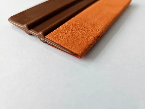 racleta din piele intoarsa pentru aplicare folie autocolant 2