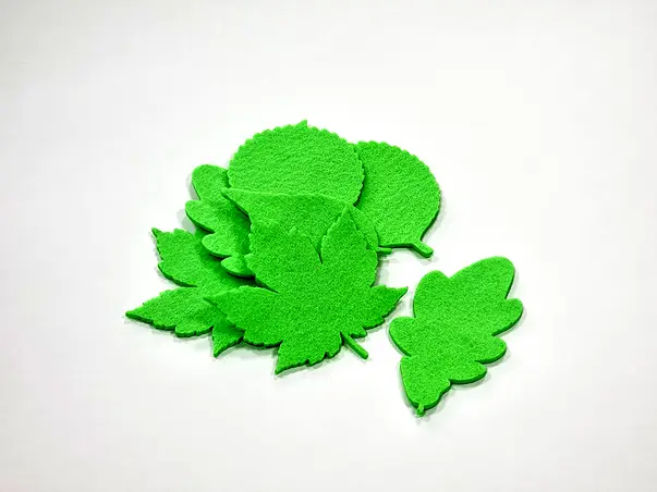 set 10 decoratiuni creative din pasla cu frunze verzi pentru activitati craft s00