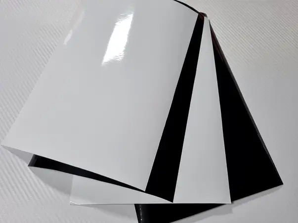 set 4 coli autocolant uni lucios alb si negru