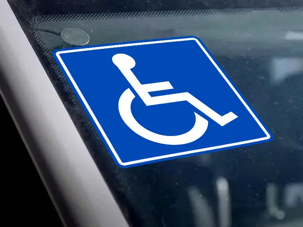 set 4 stickere auto persoana cu handicap dizabilitati 10x10 cm s04