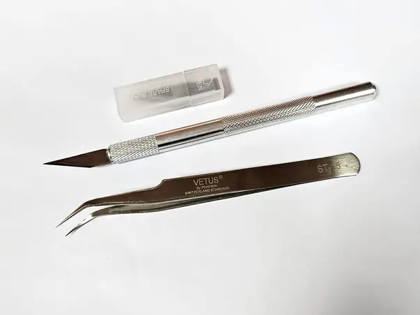 set cutit taiere fina si penseta pentru proiecte handmade si crafting