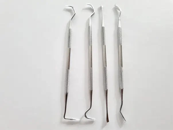 set de instrumente decolantare stickere 1