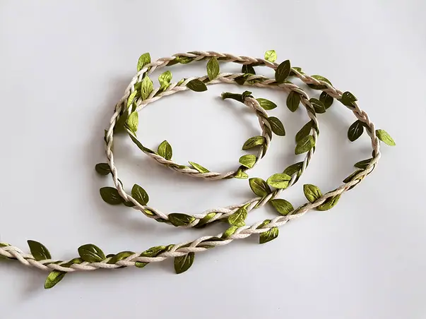 sfoara alba cu frunze