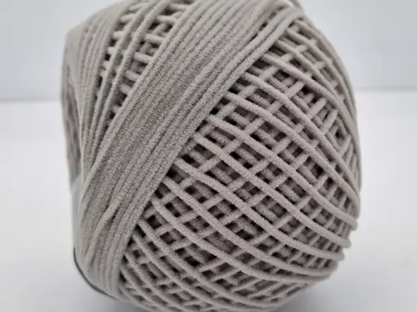 snur gri catifelat pentru tricotat