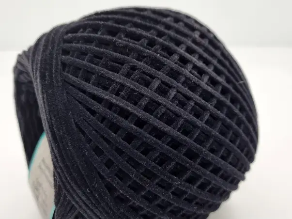 snur negru catifelat