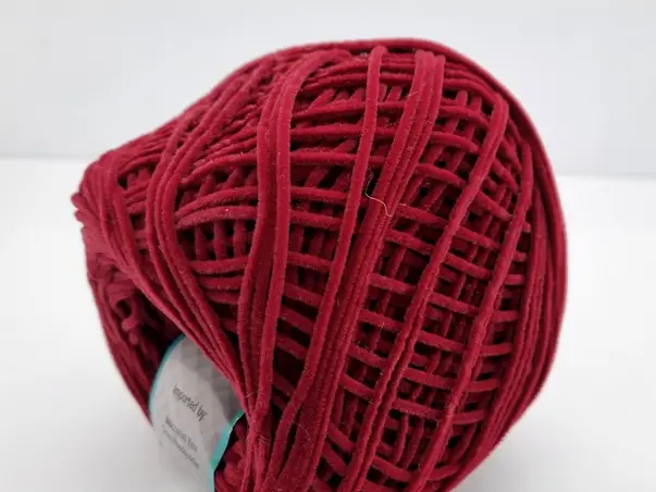 snur visiniu catifelat