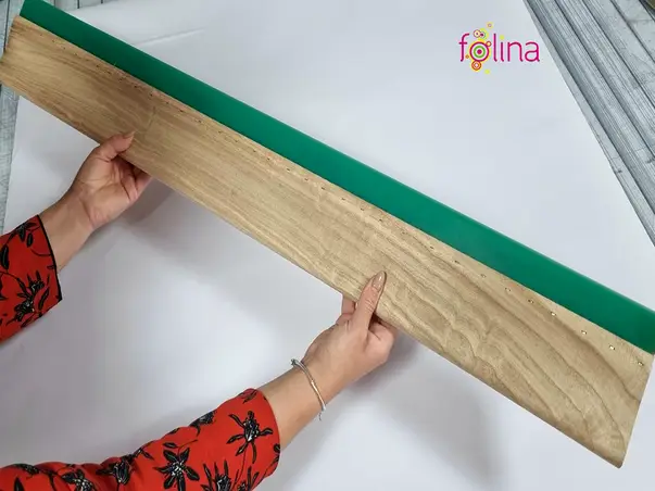 spatula netezire cu lama cauciuc si maner lemn 1 metru lungime