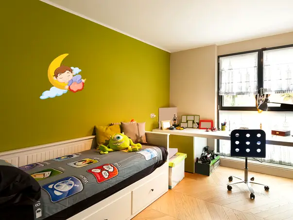 sticker baiat dorming pe luna folina 50cm 4