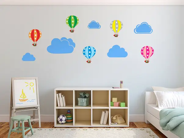 sticker baloane printre nori