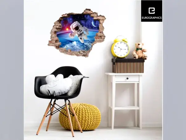 sticker decorativ astronaut in spatiu