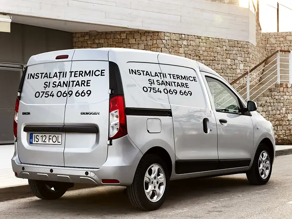 sticker firma personalizat cu litere sau logo reclama pe masina ta 2 randuri s1