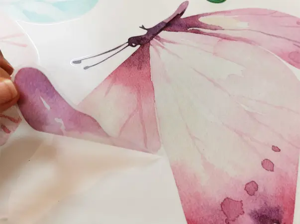 sticker fluturi in culori pastel