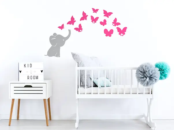 sticker micul elefant si fluturii roz