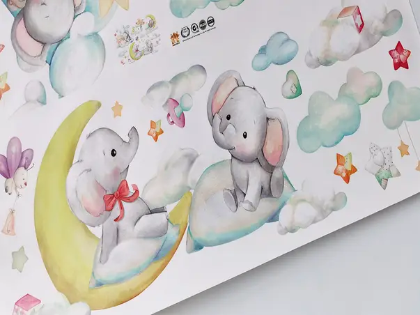 stickere camera bebe elefantei pe nori