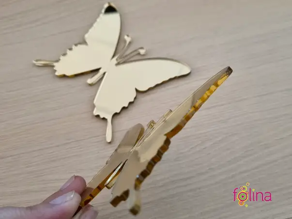 stickere fluturi aurii din oglinda acrilica