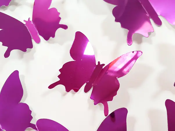 stickere perete fluturi mov