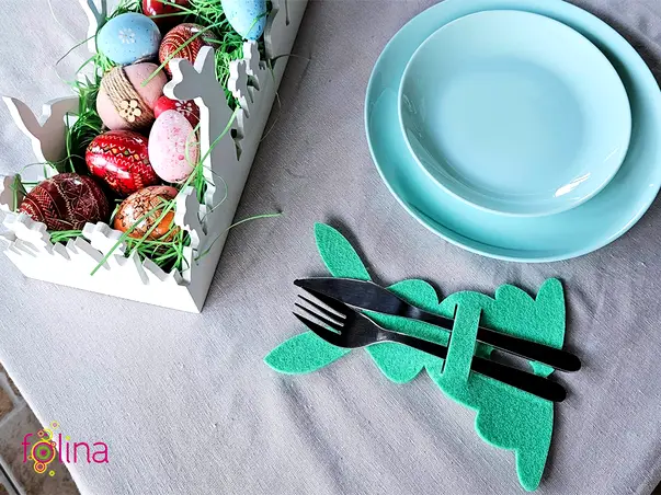 suport decorativ tacamuri realizat din pasla verde