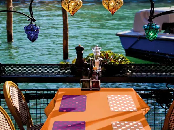 suport farfurie cu buline venito