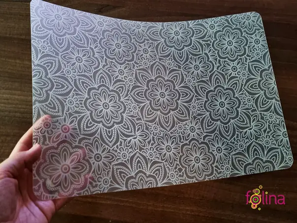 suport farfurie transparent cumandale albe