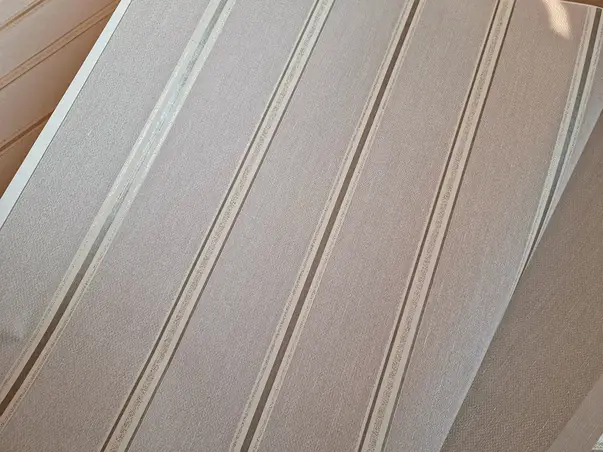 tapet clasic cu dungi