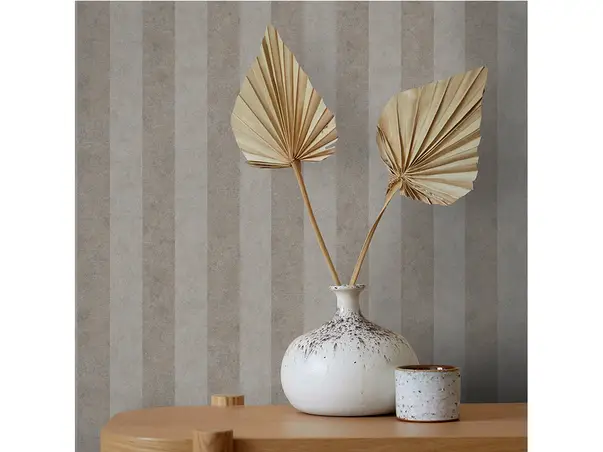 tapet dormitor greige cu dungi late