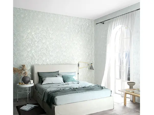 tapet dormitor gri cu detalii argintii
