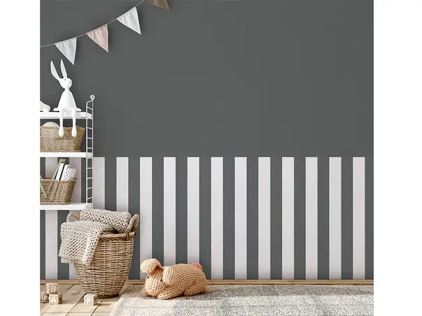 tapet gri inchis cu dungi