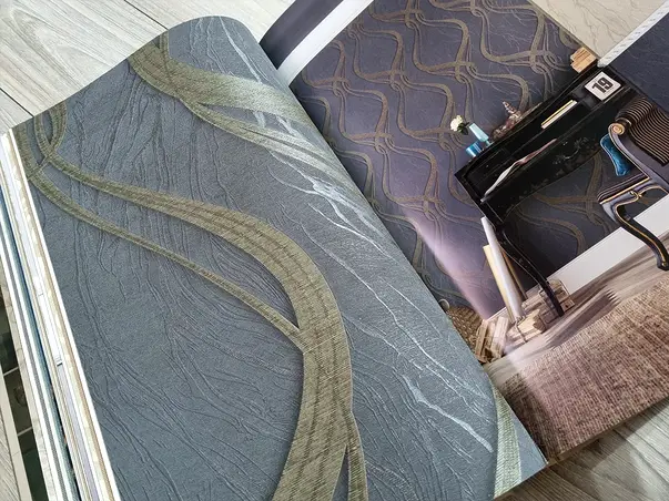 tapet gri inchis cu model geometric