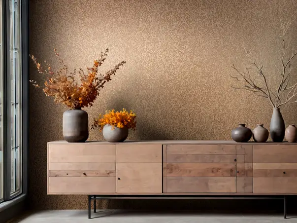 tapet living bej cu flori metalice