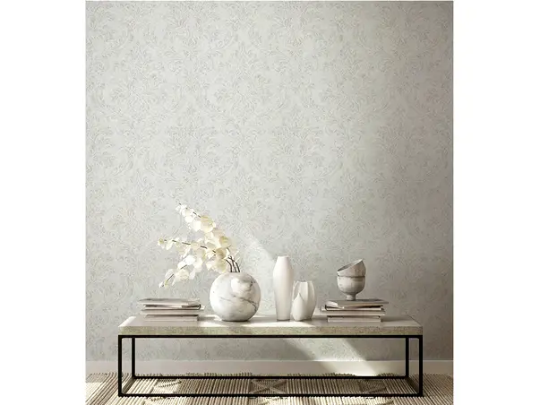 tapet living cu model baroc alb murdar