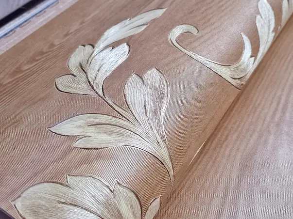 tapet maro nuca0model clasic