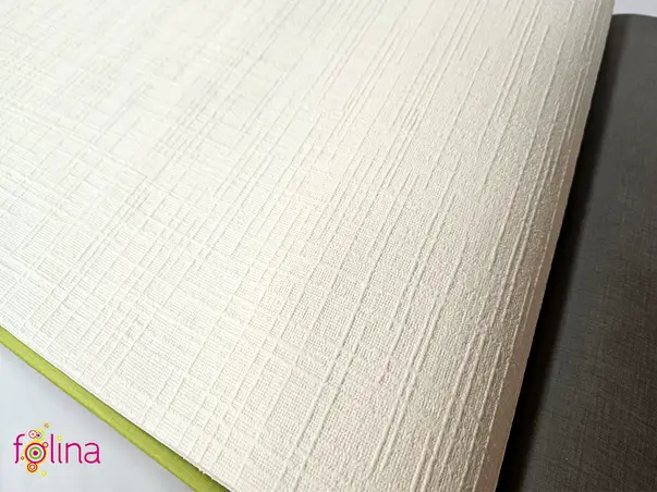 tapet vlies vopsibil cu textura hasurata