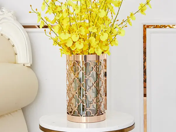 vaza aurie decorativa 26 cm inaltime