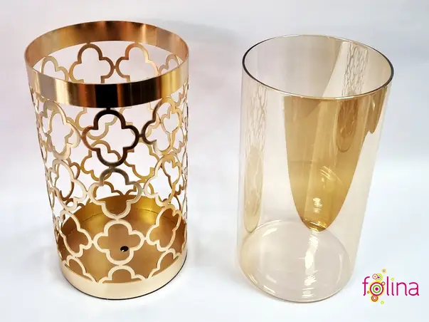 vaza decorativa sticla cu suport metalic auriu pentru flori si lumanari