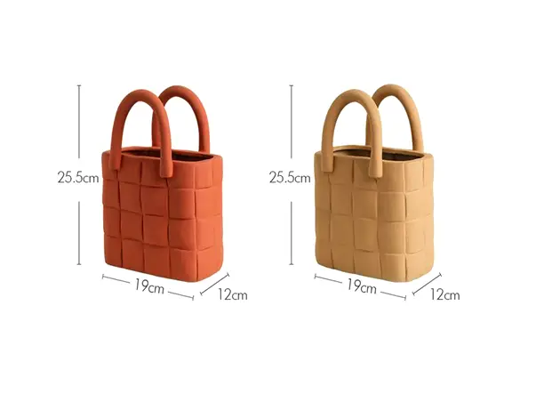 vaza flori din ceramica in forma de geanta