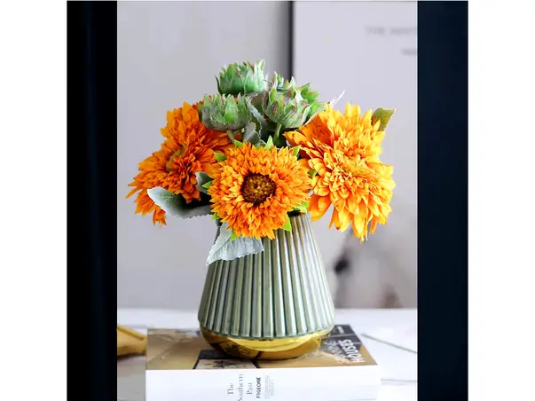 vaza flori din ceramica verde cu detalii aurii