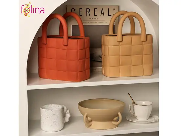 vaza flori in forma de geanta