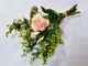 buchet-flori-artificiale-cu-trandafiri-roz-si-plante-eucalipt-4024