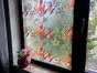 Folie autoadezivă decorativă pentru geam, sablare cu model tropical floral – 90 cm lățime, la metru liniar