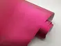 Autocolant magenta cu efect metalic Brushed, folie autoadezivă bubblefree, rolă de 152x300 cm, cu racletă pentru aplicare