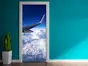 Autocolant uşă Printre nori, Folina, model cu peisaj, dimensiune autocolant 92x205 cm