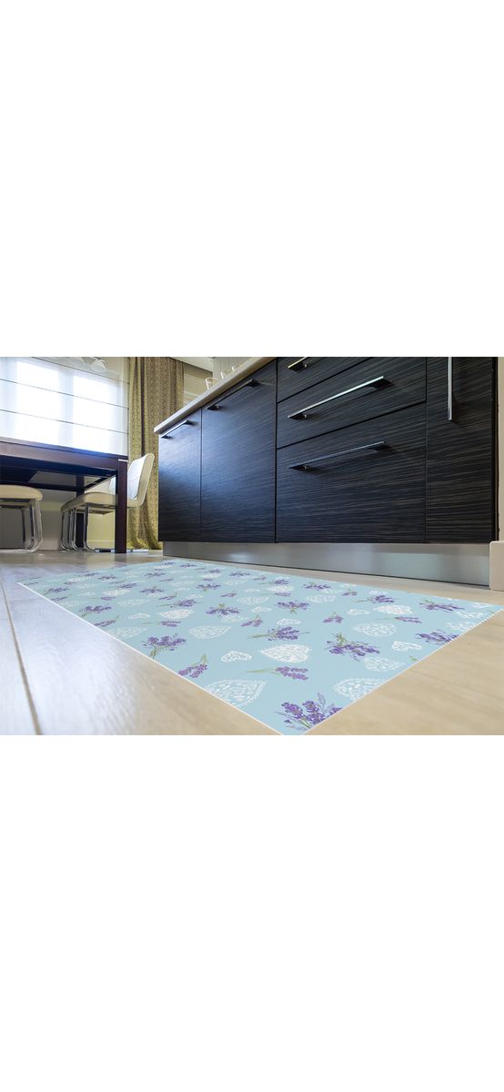 Covor antiderapant pentru hol si terasa din pvc, bleu cu model floral levănţică şi inimioare, linoleum antiderapant la rola de 100 cm lățime.