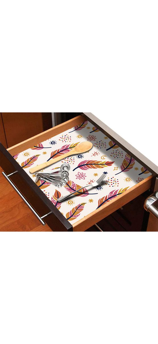Folie protecţie sertare, model pene boho, din PVC antiderapant cu grosime de 1,5 mm, material impermeabil, rolă de 50x155 cm