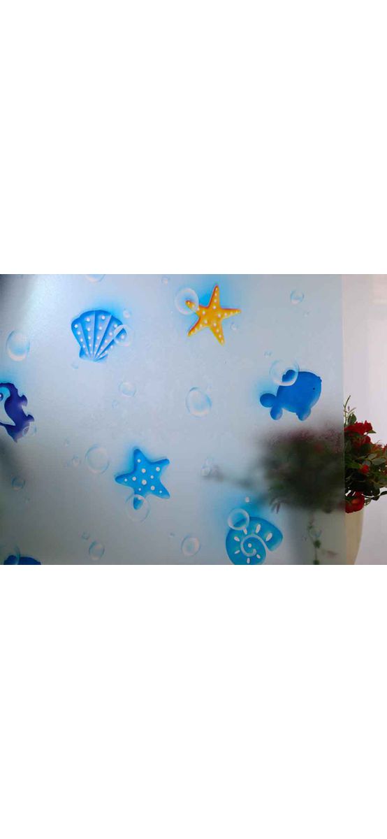 Folie cabină duş, MagicFix, sablare albastră cu imprimeu scoici colorate, autoadezivă, rolă de 92x130 cm
