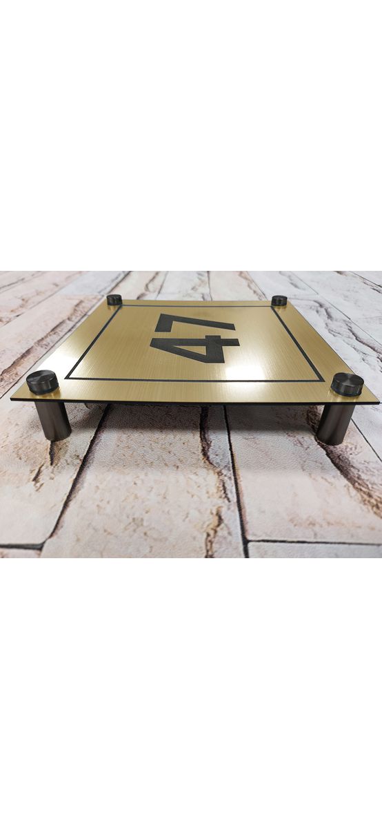 Plăcuţă număr casă, din bond auriu, personalizată, cu 4 distanțiere incluse