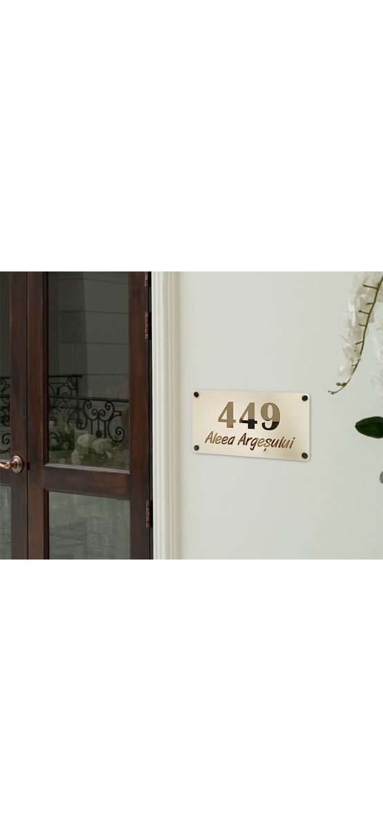 Plăcuţă adresă model Champagne, din acril colantat, cu text personalizat