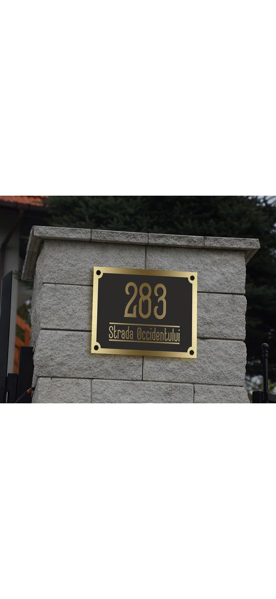Plăcuţă adresă model contemporan, din bond argintiu sau auriu, cu text personalizat