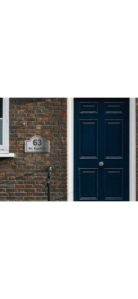 Plăcuţă nume și număr stradă, din bond argintiu mat, cu text personalizat prin gravare, modele diverse