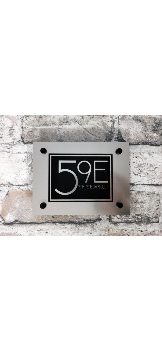 Plăcuță adresă model modern, din bond argintiu sau auriu, cu text personalizat
